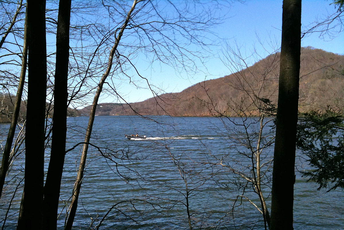Lillinonah-Trail-Northern-Lake-Facing-North-With-Boat-newtown-ct