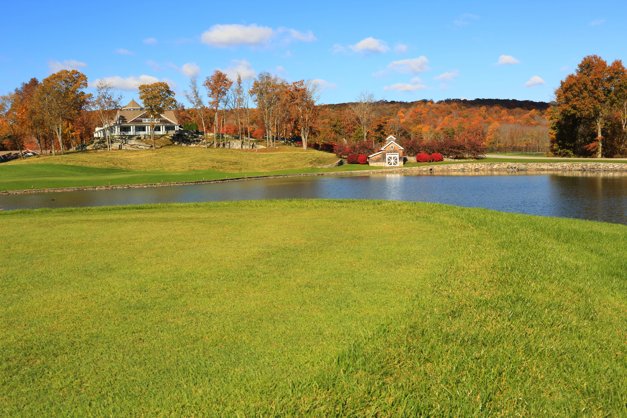 Newtown-Country-Club-Golf-Course-field-and-river-across-from-country-club-newtown-ct