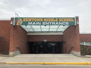 Newtown-Middle-School-main-entrance-of-school-newtown-ct