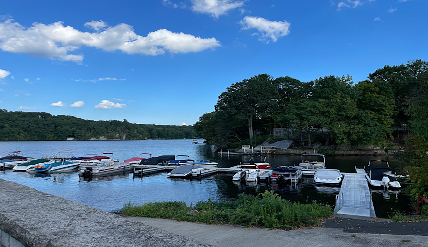 eichlers-cove-marina-boats-attached-to-dock-in-lake-newtown-ct